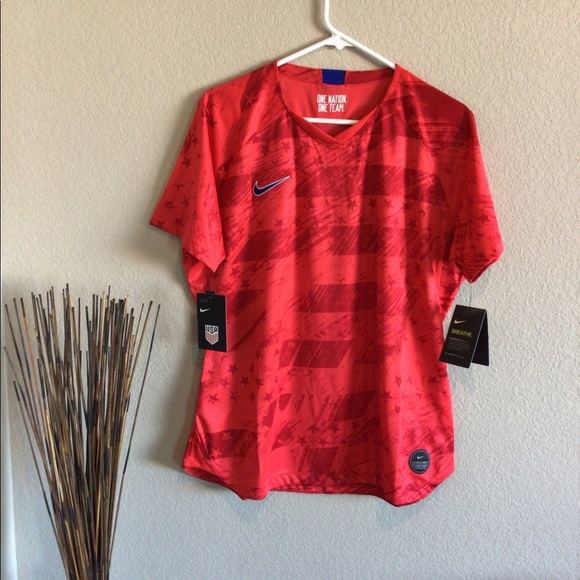 Nike Tops - Nike USA women’s soccer Jersey exclusive product.
